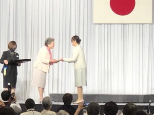 夢を生きる：女性のための教育・訓練賞　「日本東リジョン賞」